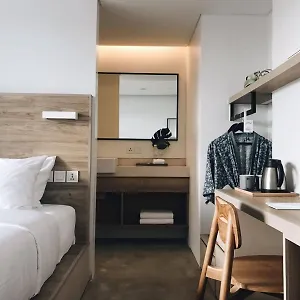 4* 酒店 劳埃德巴厘旅馆