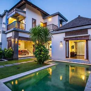 Nadya Villa